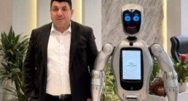 Cüneyt Demir Sigorta’dan Bir İlk: Türkiye’nin İlk ve Tek Sigortacı Robotu POLİ Göreve Başladı