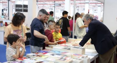 Aydın’da Kitap Coşkusu: 2. Aydın Kitap Fuarı 100 Bine Yakın Ziyaretçiyi Ağırladı