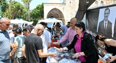 Muratpaşa Belediyesi’nden Ferdi Zeyrek İçin Anma ve Helva İkramı