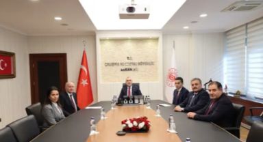 Asgari Ücret Görüşmeleri Başladı: Türk-İş Komisyona Katılmadı, Gerekçesini Bakanlık Önünde Açıkladı